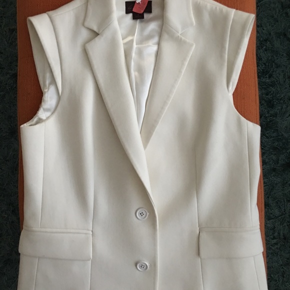 White designer vest - Picture 2 of 7